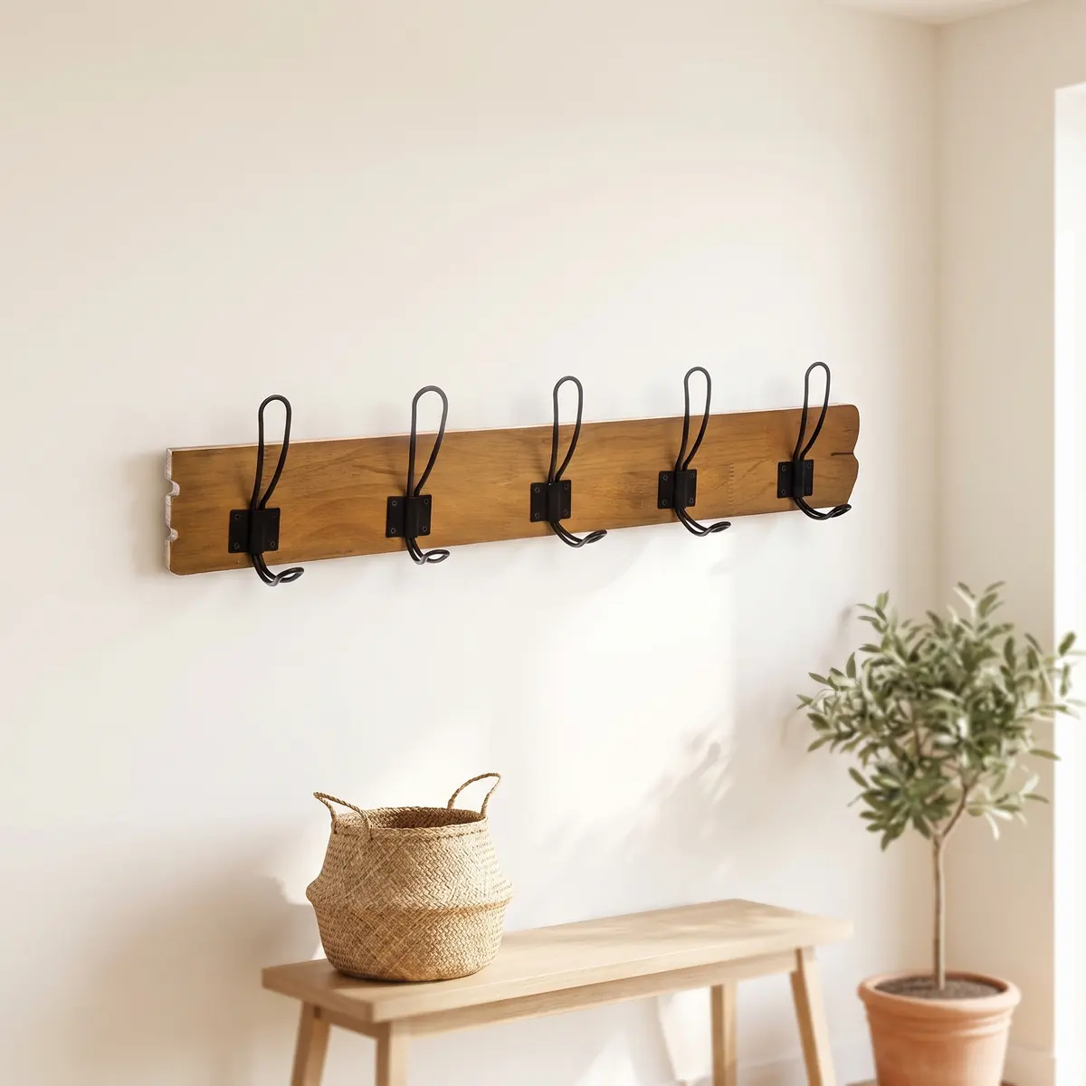 Atmosphera Garderobenleiste aus Holz mit 5 Haken