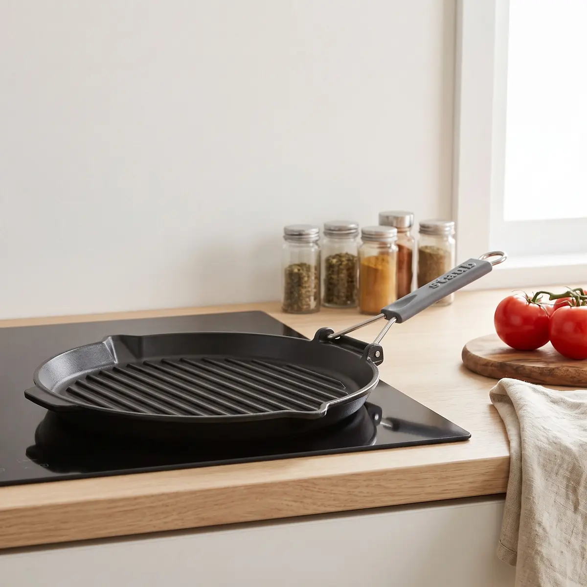 Staub Runde Gusseisen-Grillpfanne