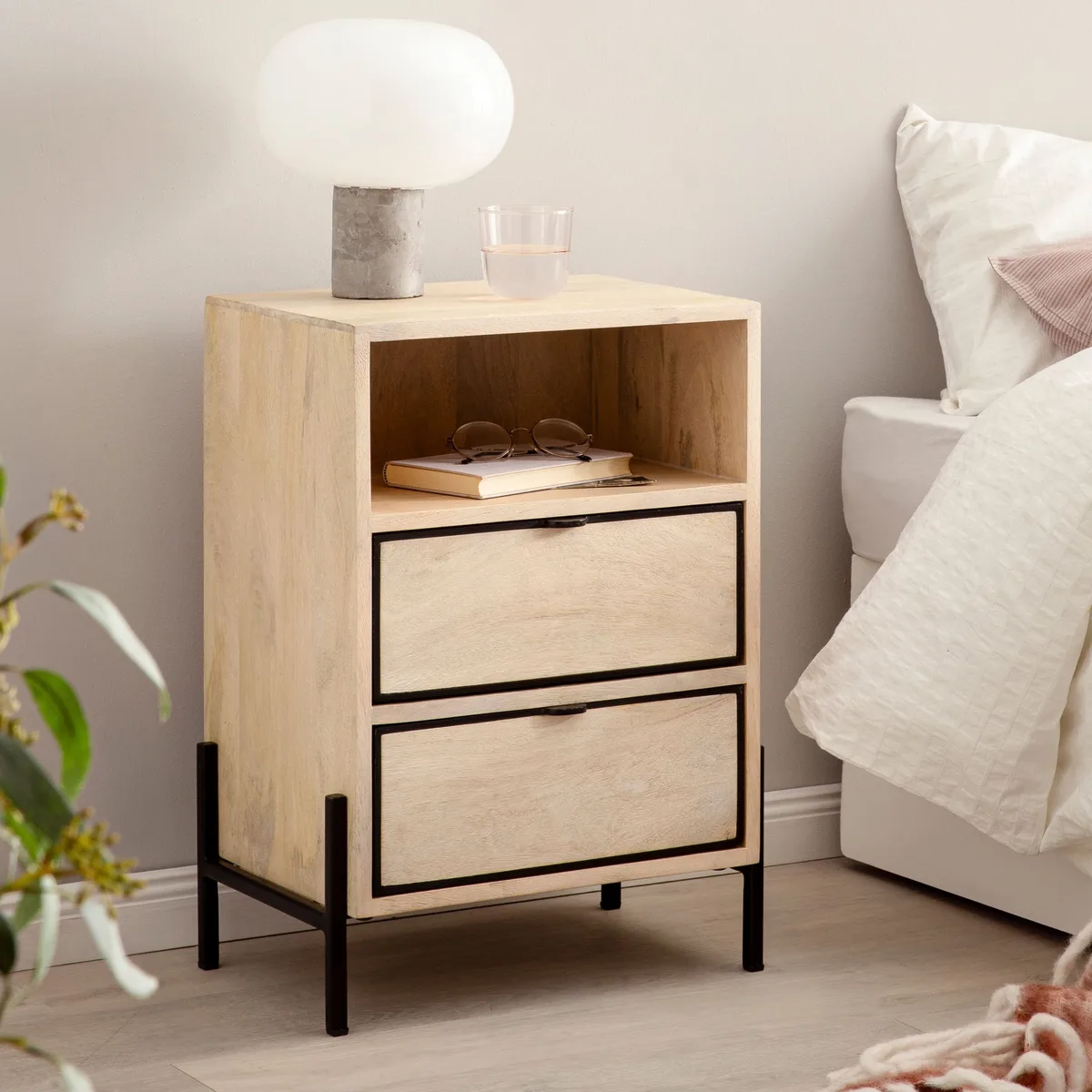 FineBuy Nachttisch aus Mango Whitewash Massivholz mit Ablage & 2 Schubladen